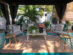 St Pete Modern Retro Oasis
